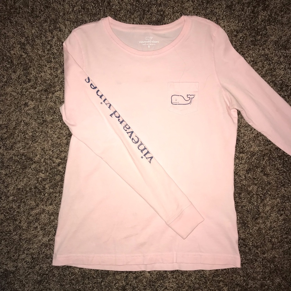 Pink Vineyard Vines t-shirt
